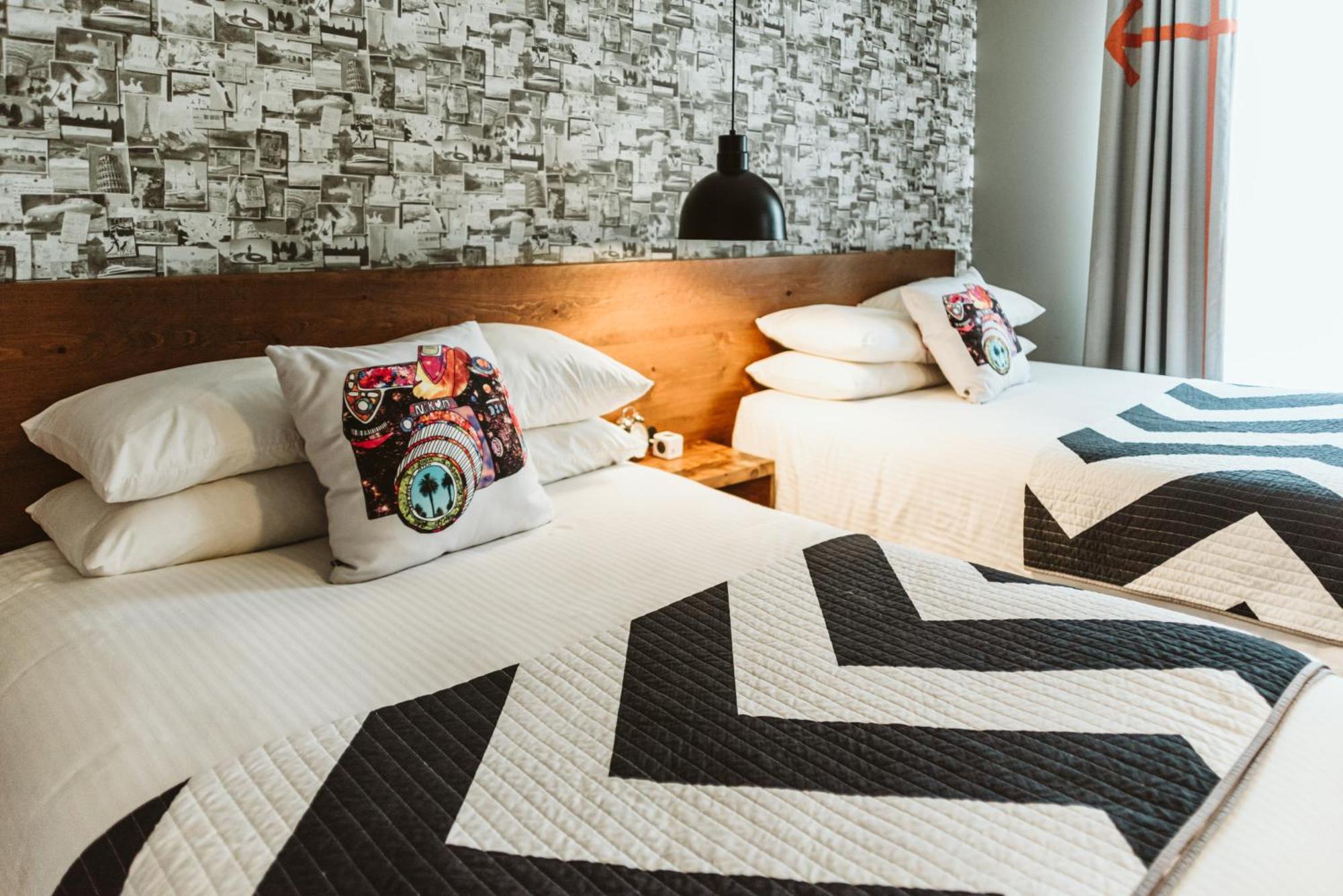 The Grove Hotel Kingsville Экстерьер фото