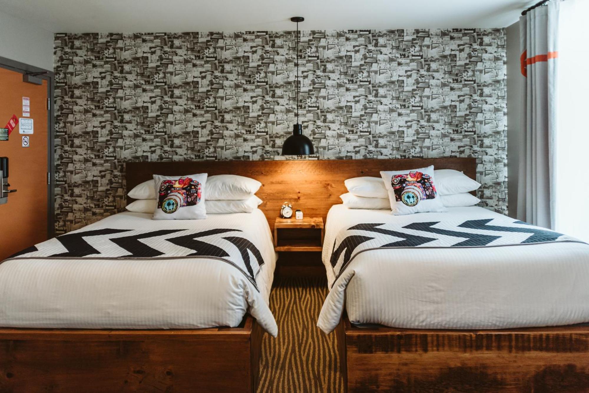 The Grove Hotel Kingsville Экстерьер фото
