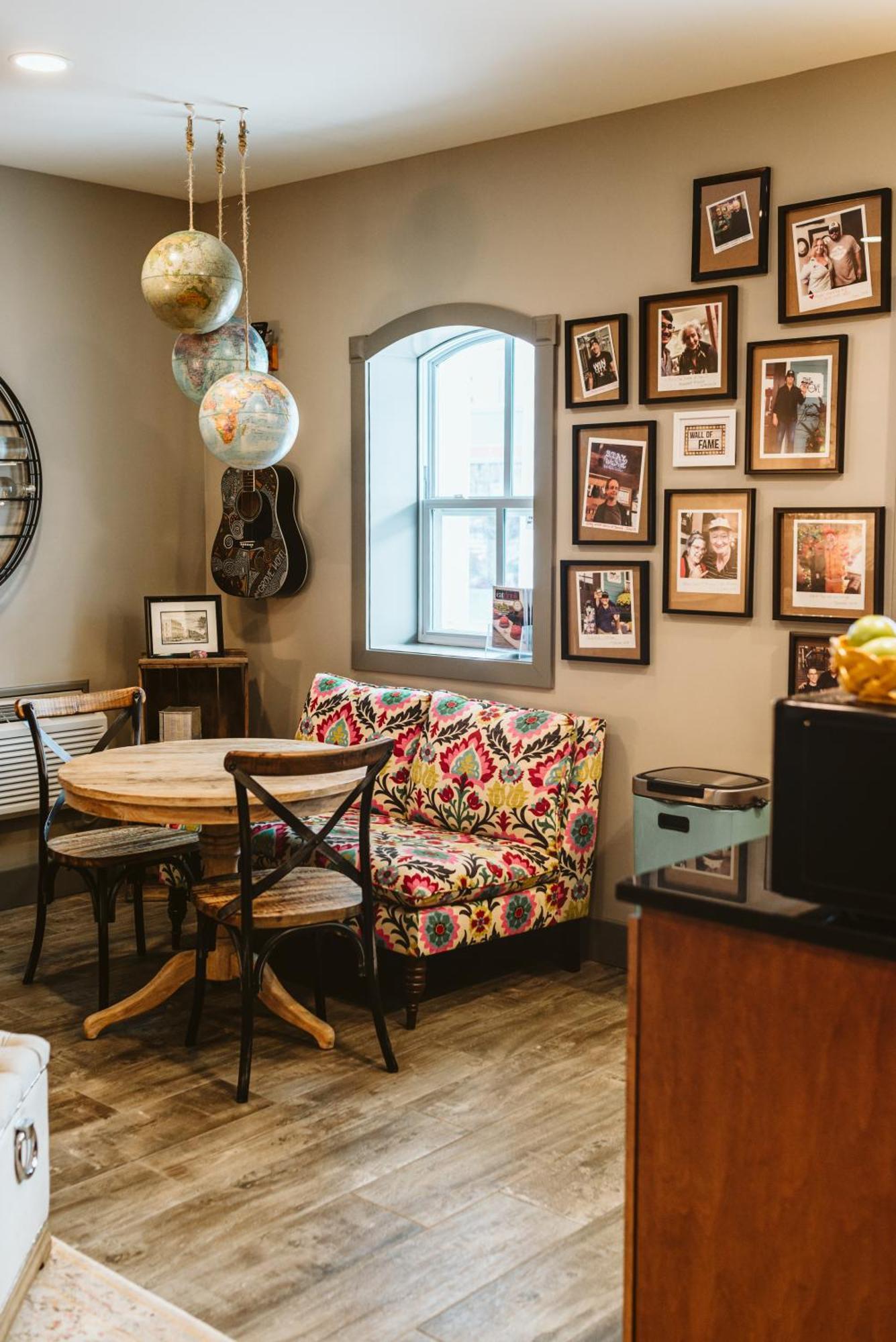 The Grove Hotel Kingsville Экстерьер фото